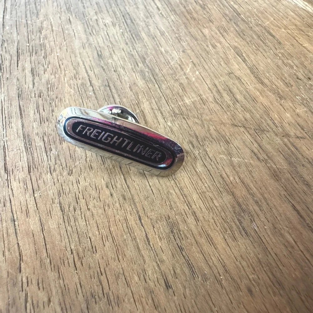 Freightliner Silver tone meta‎ lapel pin brooch trucker trucking
